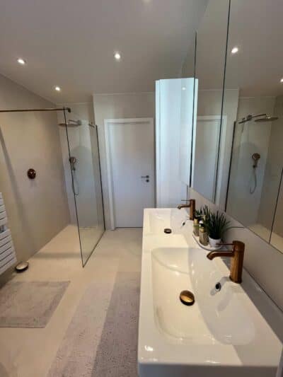 Moderne badkamer met Aqua Sensa vertechniek