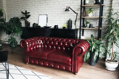 Klassieke woonkamer met leren Chesterfield bank